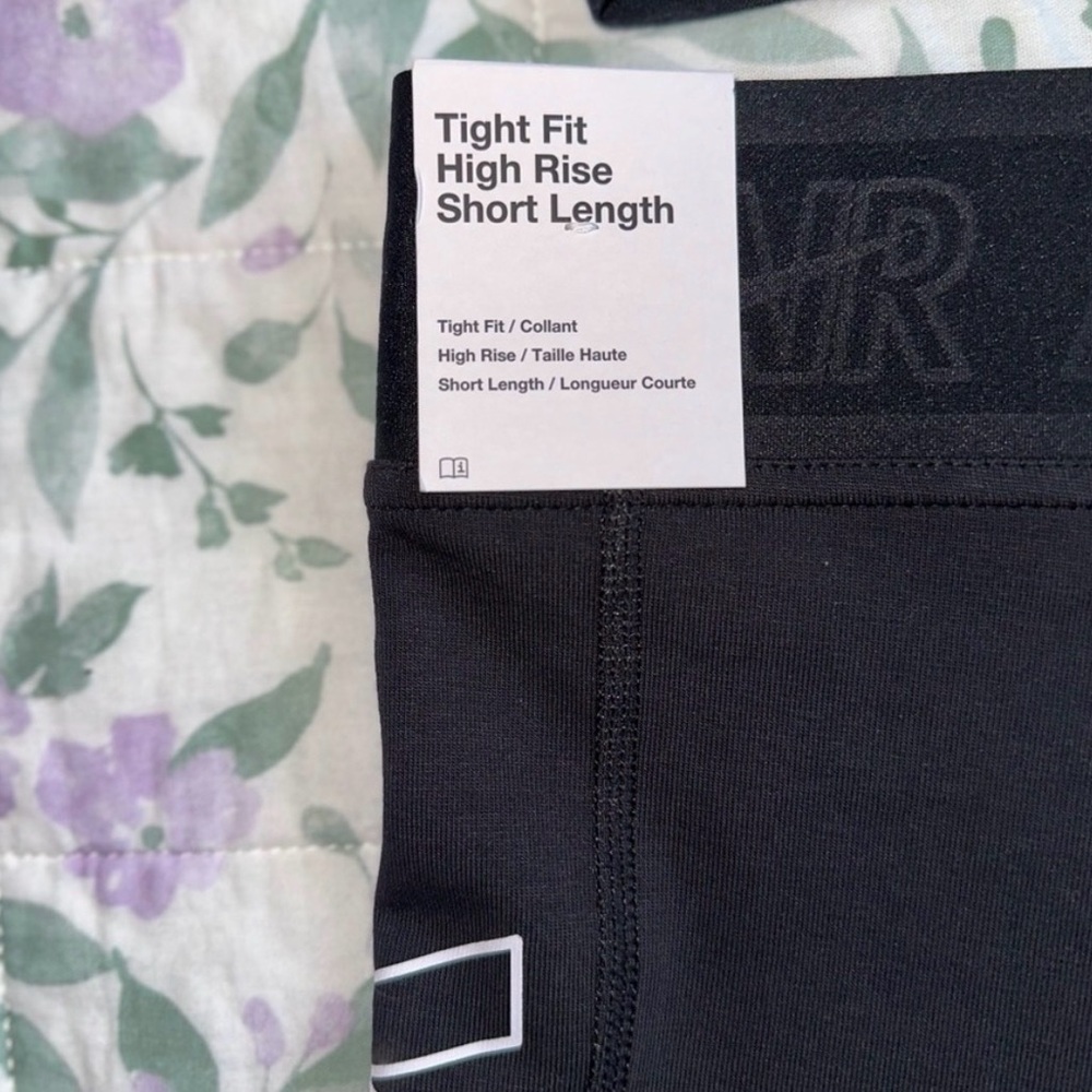 Brand New With Tags Womens Nike Air Bike Shorts Size Large - Picture 3 of 4